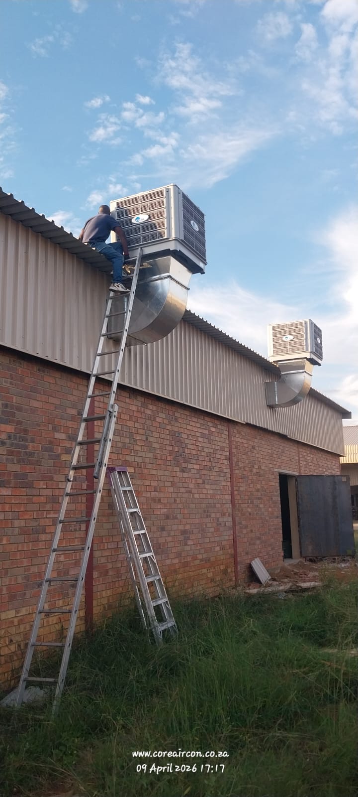 Evaporative cooling unit ducting installation