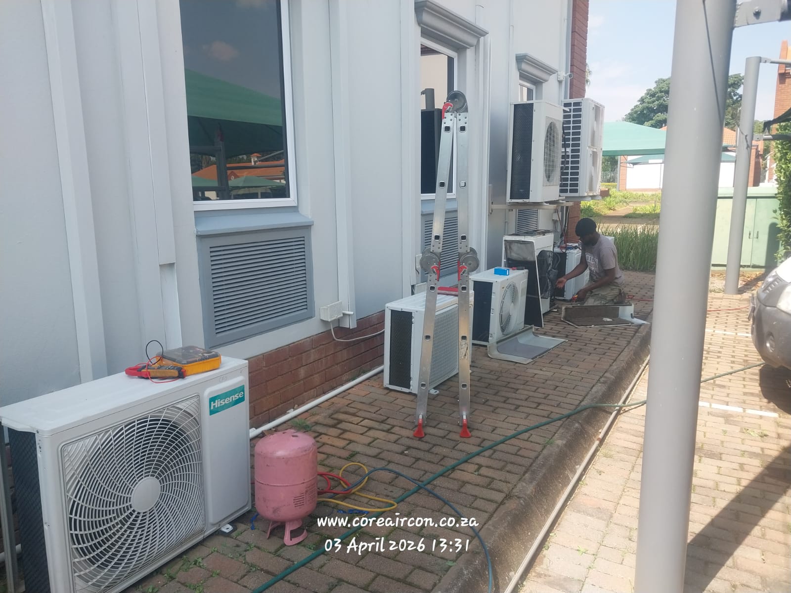 Multi-unit split system installation and gas charging